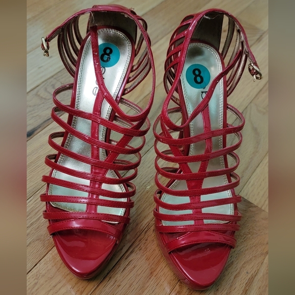 Bebe 8m Red Patten leather heal - Picture 5 of 5